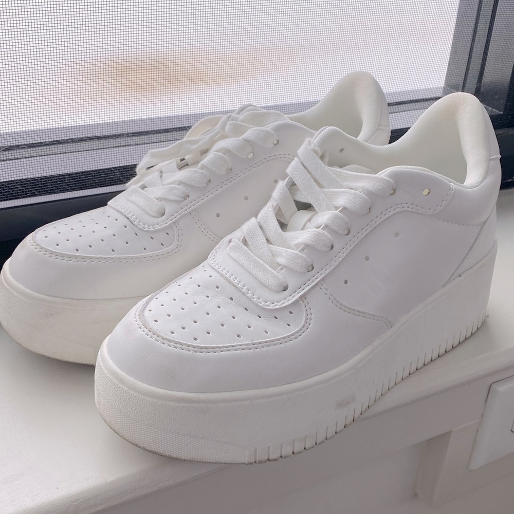 White Steve Madden platform shoes